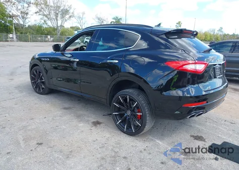 2017 Maserati Levante S z USA, uszkodzony, nr VIN ZN661YUS2HX222669